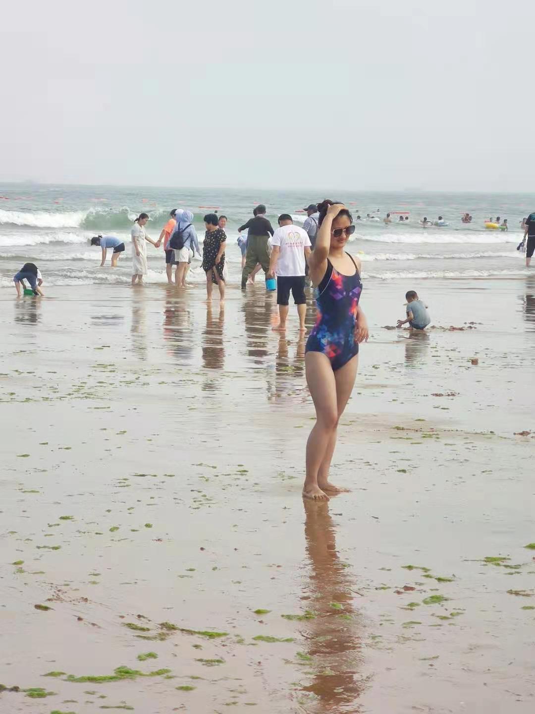 青岛金沙滩——亚洲第一滩，夏天人气火爆，美女扎堆，超级震撼