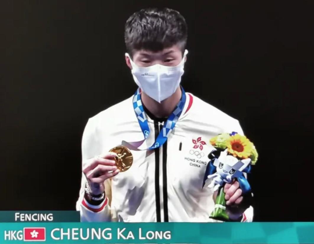 刘德华是香港明星足球队的成员吗,香港明星足球队刘德华踢球