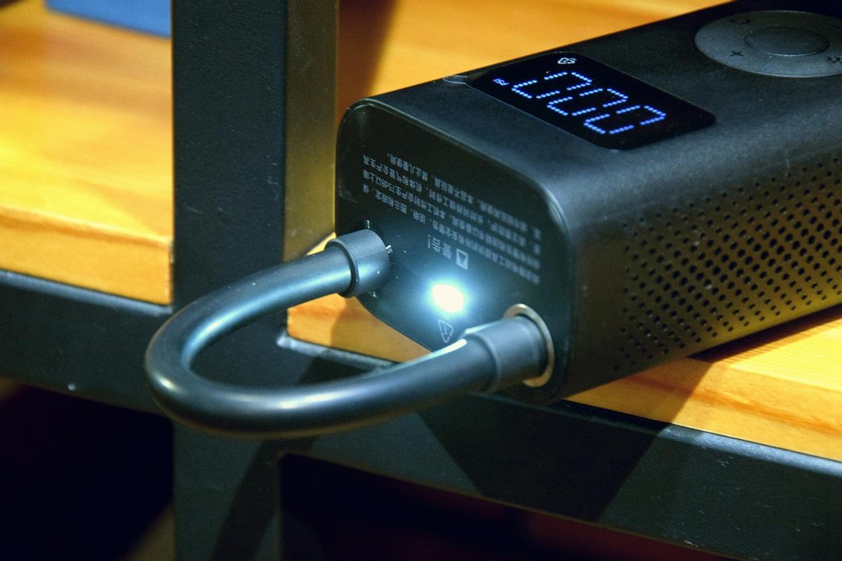 米家充气宝1s给汽车充气评测,米家充气宝1s怎么看充满电没