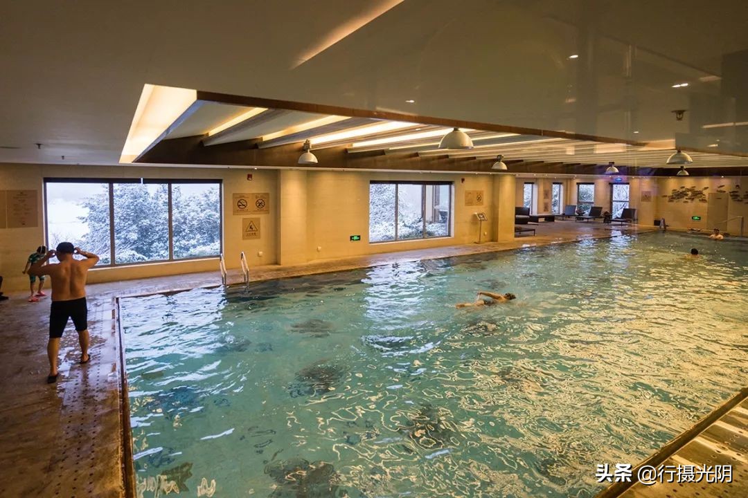 安吉民宿下雪的视频,安吉城堡酒店