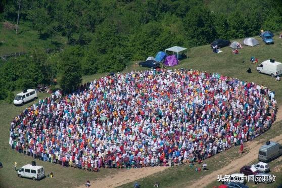 他们竟用瑜伽宣扬色情、发展*教邪**，健康的外表下包裹着邪恶的心