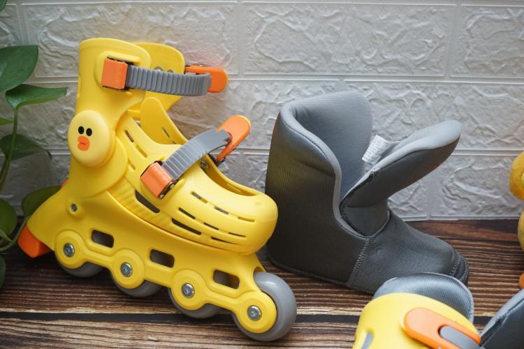 柒小佰轮滑鞋儿童6-12岁,轮滑就该这么玩