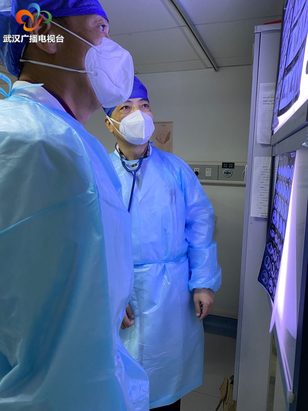 核桃仁卡住小孩气管,小孩吃核桃仁卡住了怎么办