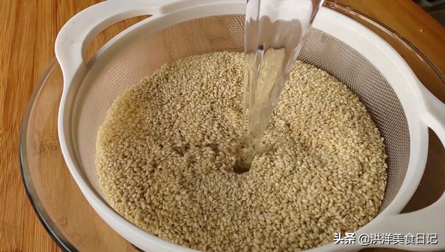 怎么制作芝麻酱好吃又香,简单芝麻酱怎么调制才好吃