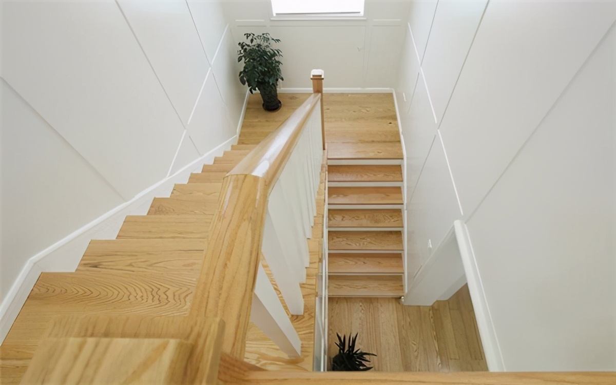 自建房楼梯怎么设计节省空间,自建房楼梯踏步装修怎样设计好看