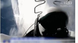 我国战斗机飞行员头盔有夜视仪吗,飞行员为什么带护目镜