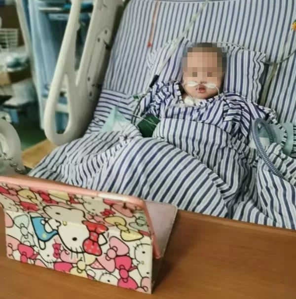 4岁女童掉进泥水坑4分钟后才被家长发现,溺水急救该怎么做?