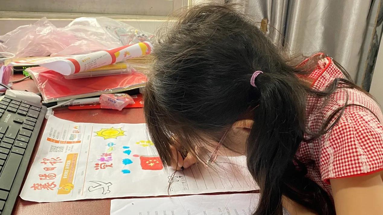 传承红色文化礼赞盛世中华,传承红色文化续写百年风华板报