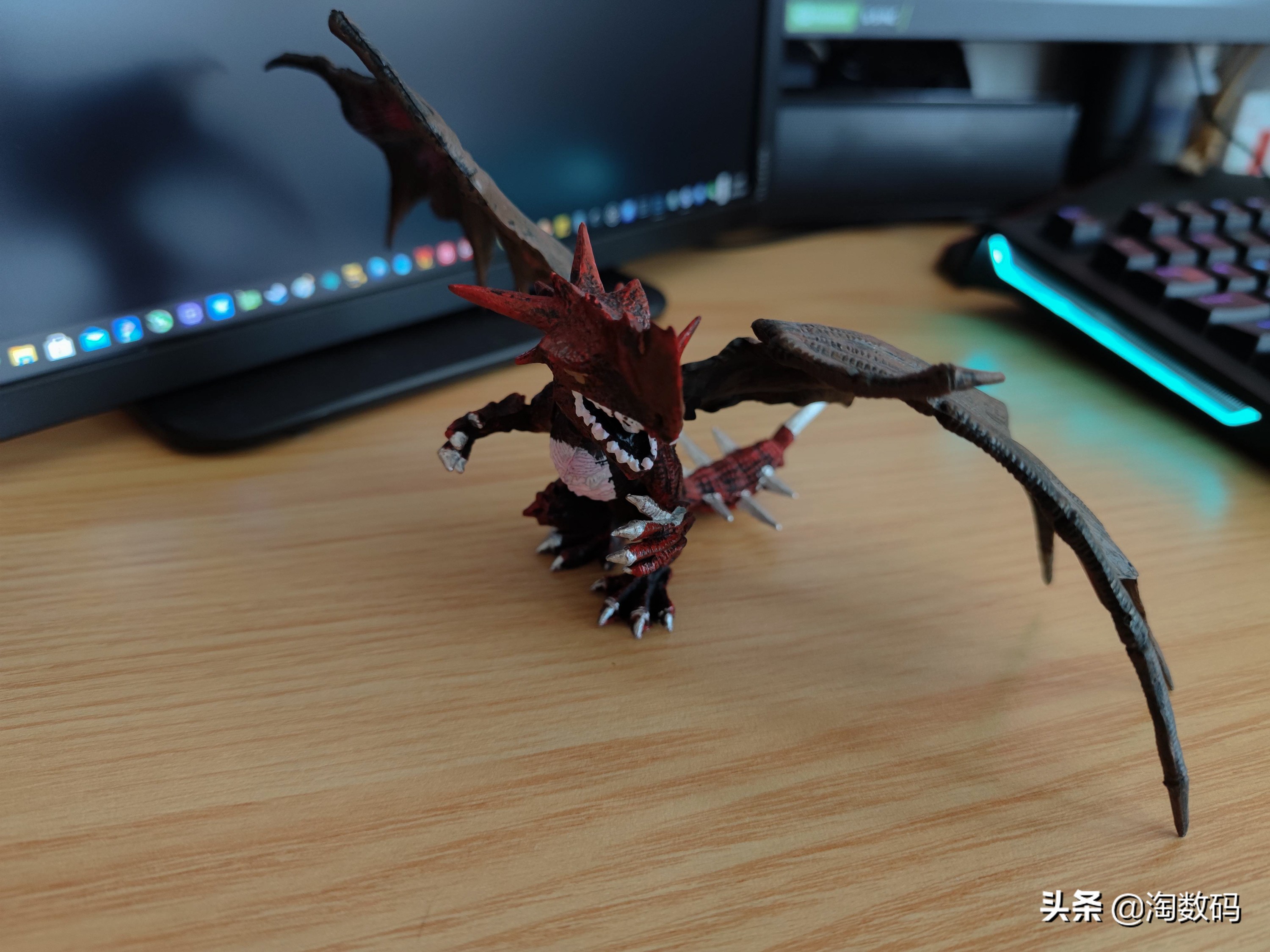 ￥9块9的德国LED充电台灯？105年欧司朗血统能否传承，开箱晒个单