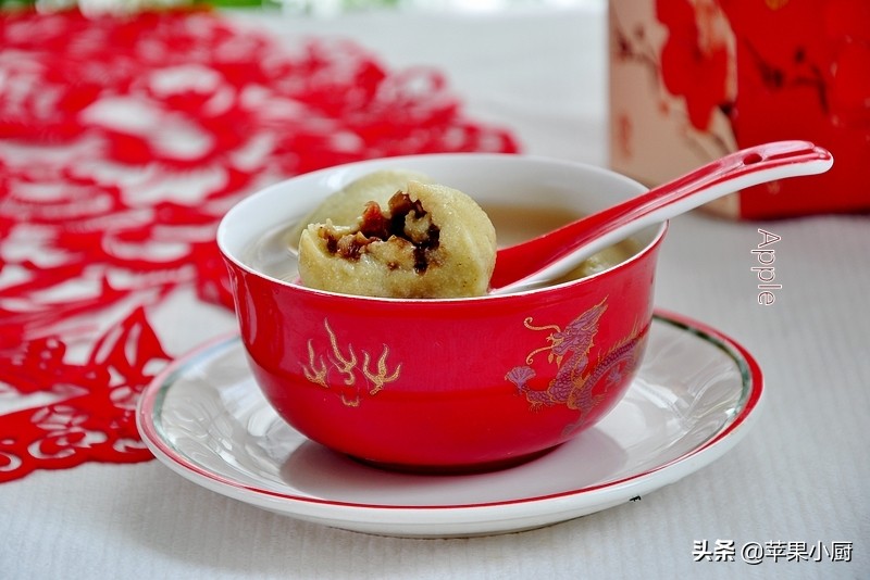 这汤圆女性朋友吃最合适，无油不腻有花香，常吃小脸红扑扑气色好