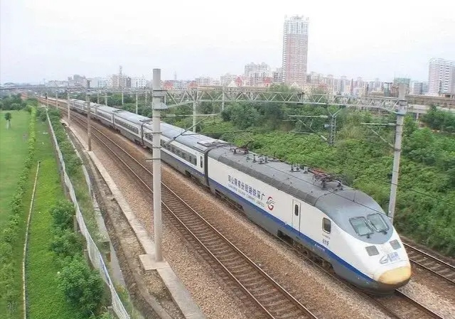 蓝箭高速列车,蓝箭号动车组和cr200j