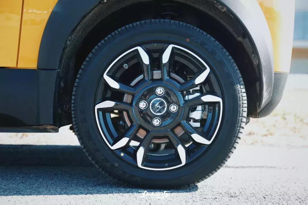 迈迈新能源汽车试驾,迈迈试驾评测视频