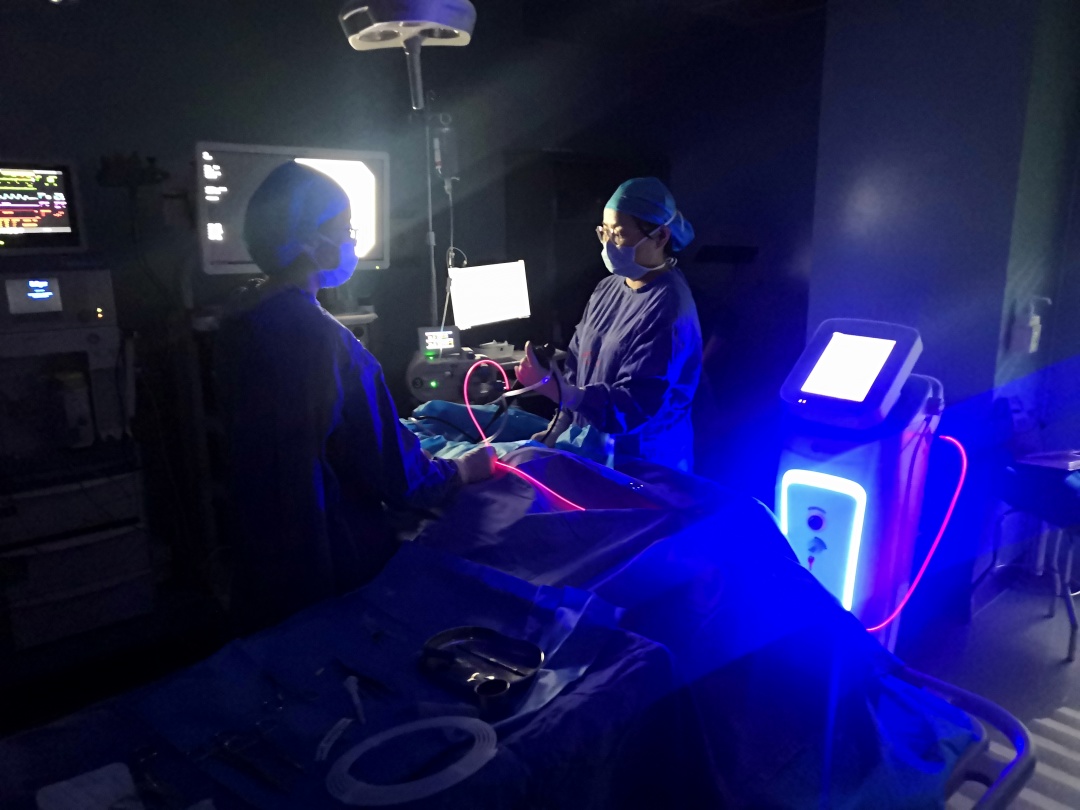 大战肿瘤细胞！这道光，首次射进胸膜腔