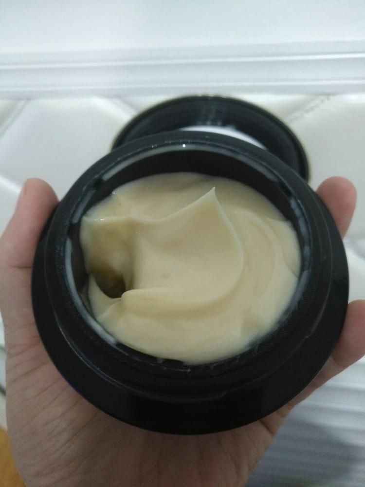 宁静在节目中送每个人价值万元面霜，70后的她护肤品都用的什么？