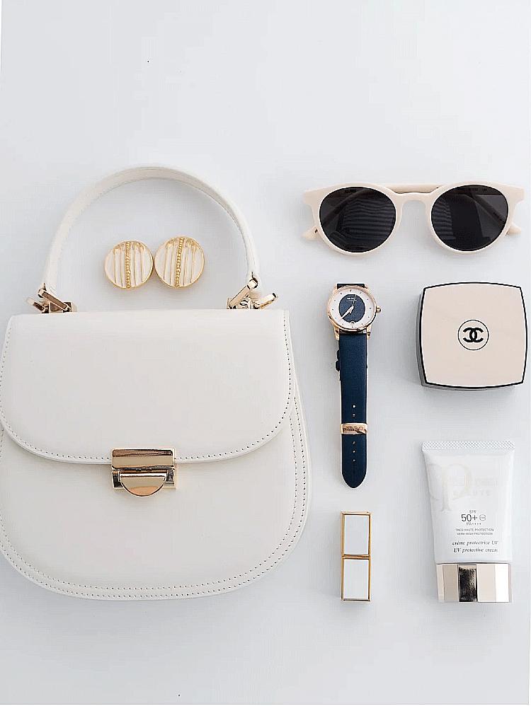 女孩子包包里有什么秘密,女孩包包里的秘密小短片