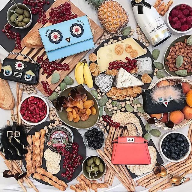 包慌？看宇宙博主们疯狂背什么