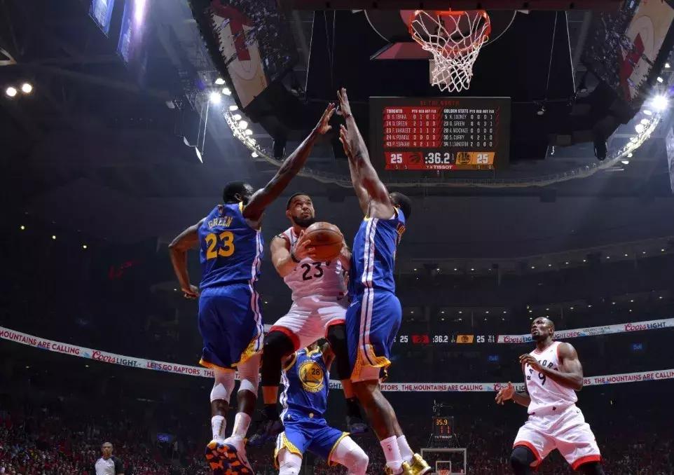 范乔丹一个落选秀的崛起,范乔丹两次晃倒富尔茨