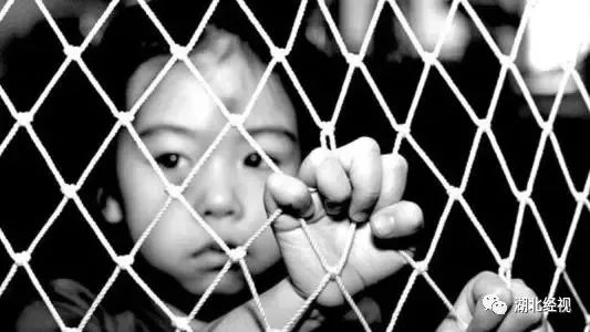 眼球被挖走了还能恢复吗,眼球被挖了还会活着吗