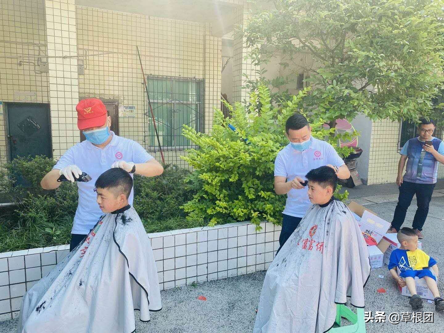 关爱农村留守儿童--岳池义工“六一”在行动