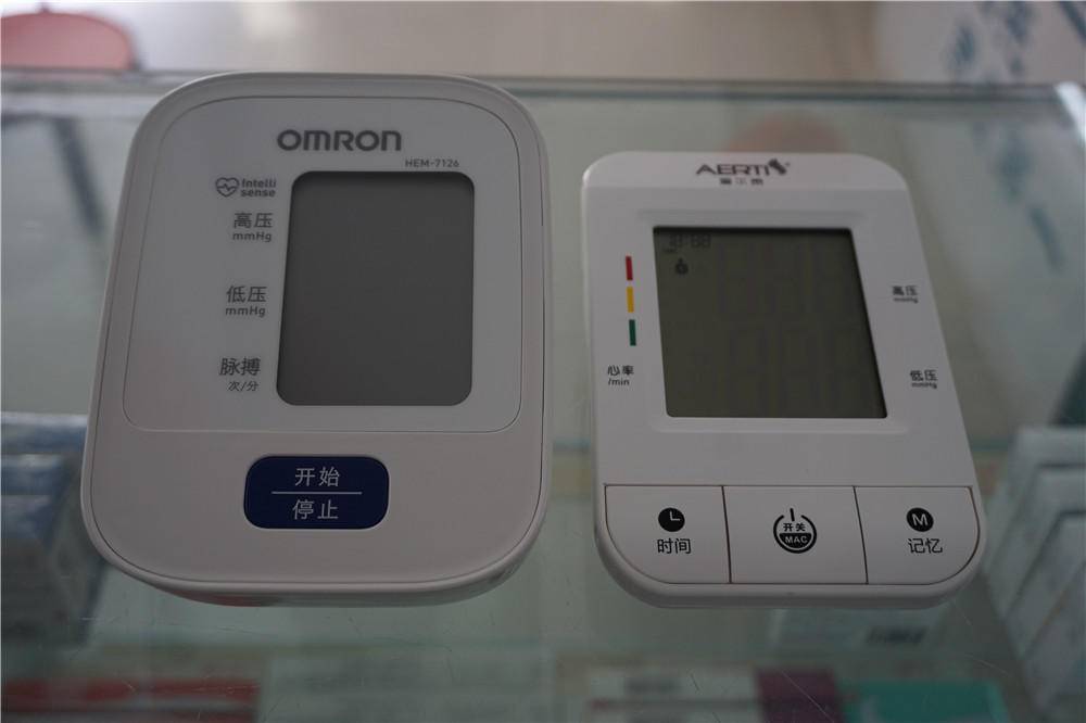 爱尔泰血氧饱和度仪,aicare电子臂式血压计