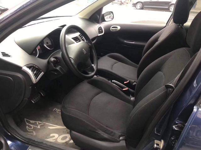 10年标致207自动挡两厢值多少钱,10年三厢自动挡标致207测评