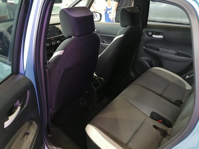 体验商家改装的飞度,外观似“大皮卡丘”!内饰落后,价格又降了