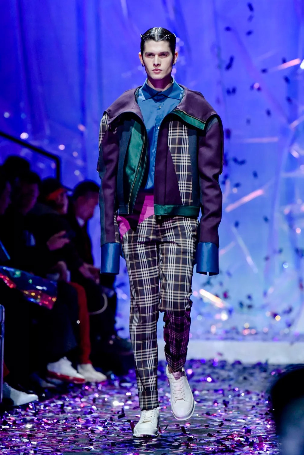 星光大赏王一博肖战粉丝battle,肖战看吴世勋和王一博battle