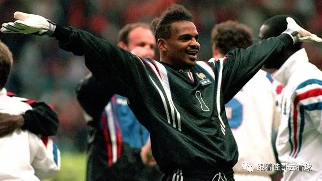 跟着佳哥去看球,佳哥去看球