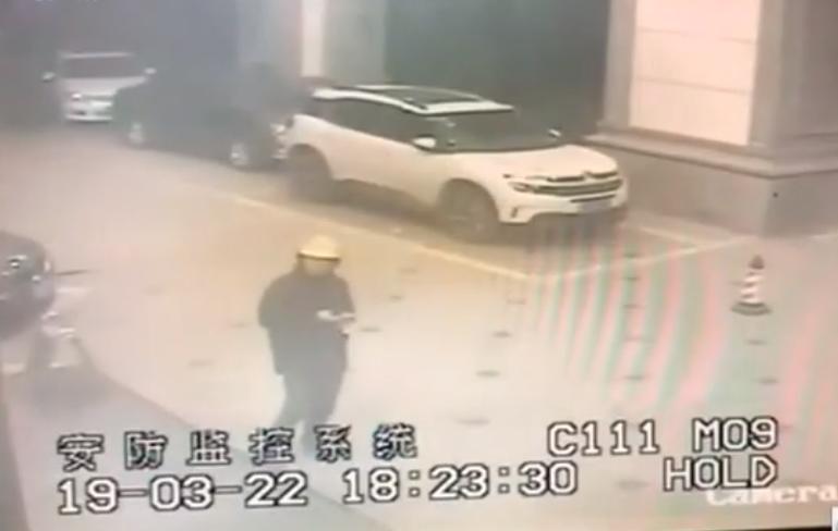 外卖小哥凌晨两点接到跑腿订单,外卖小哥深夜接到订单完整版