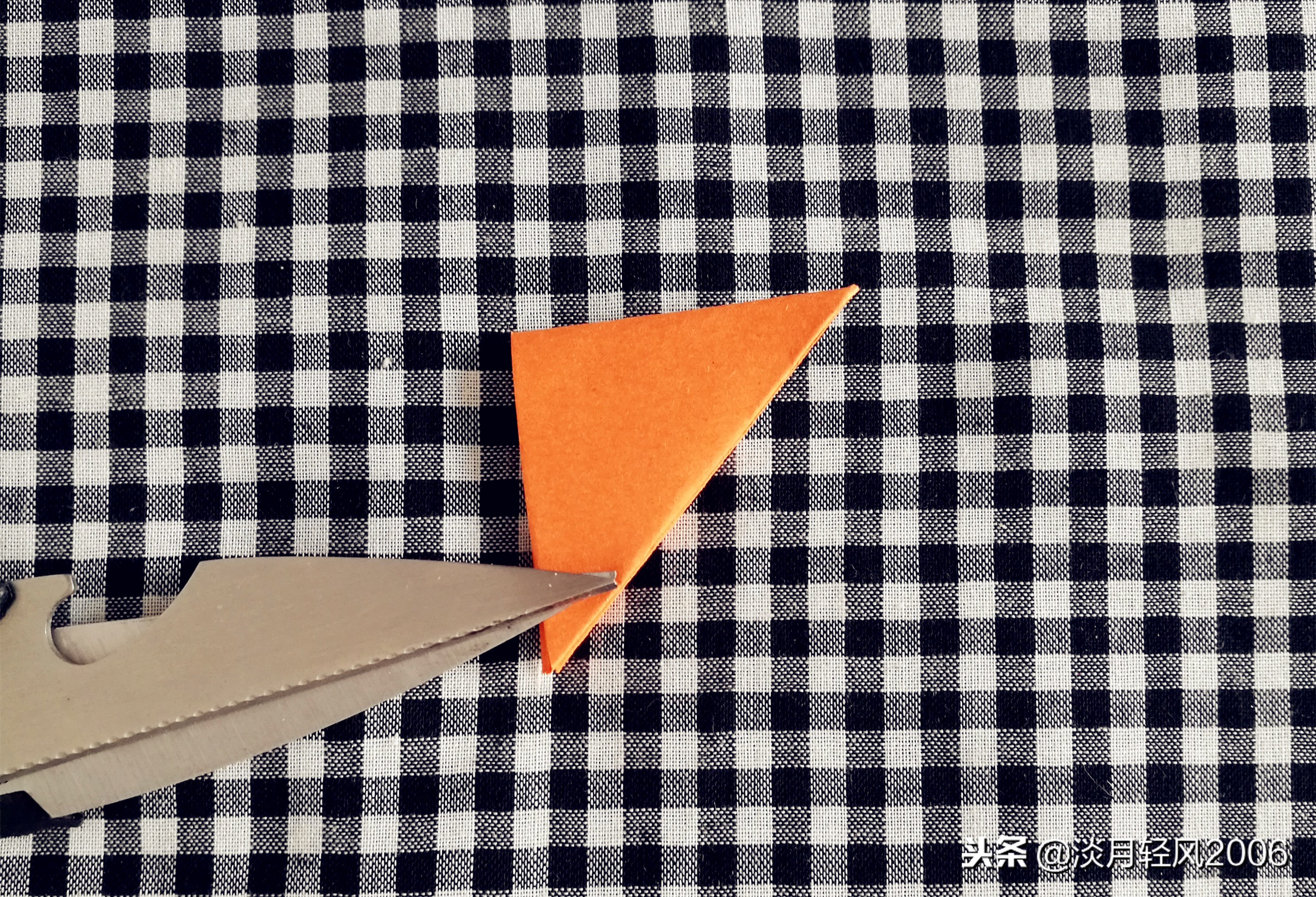 非常小的卡纸一束花手工制作,一枝花一张硬卡纸包装教程