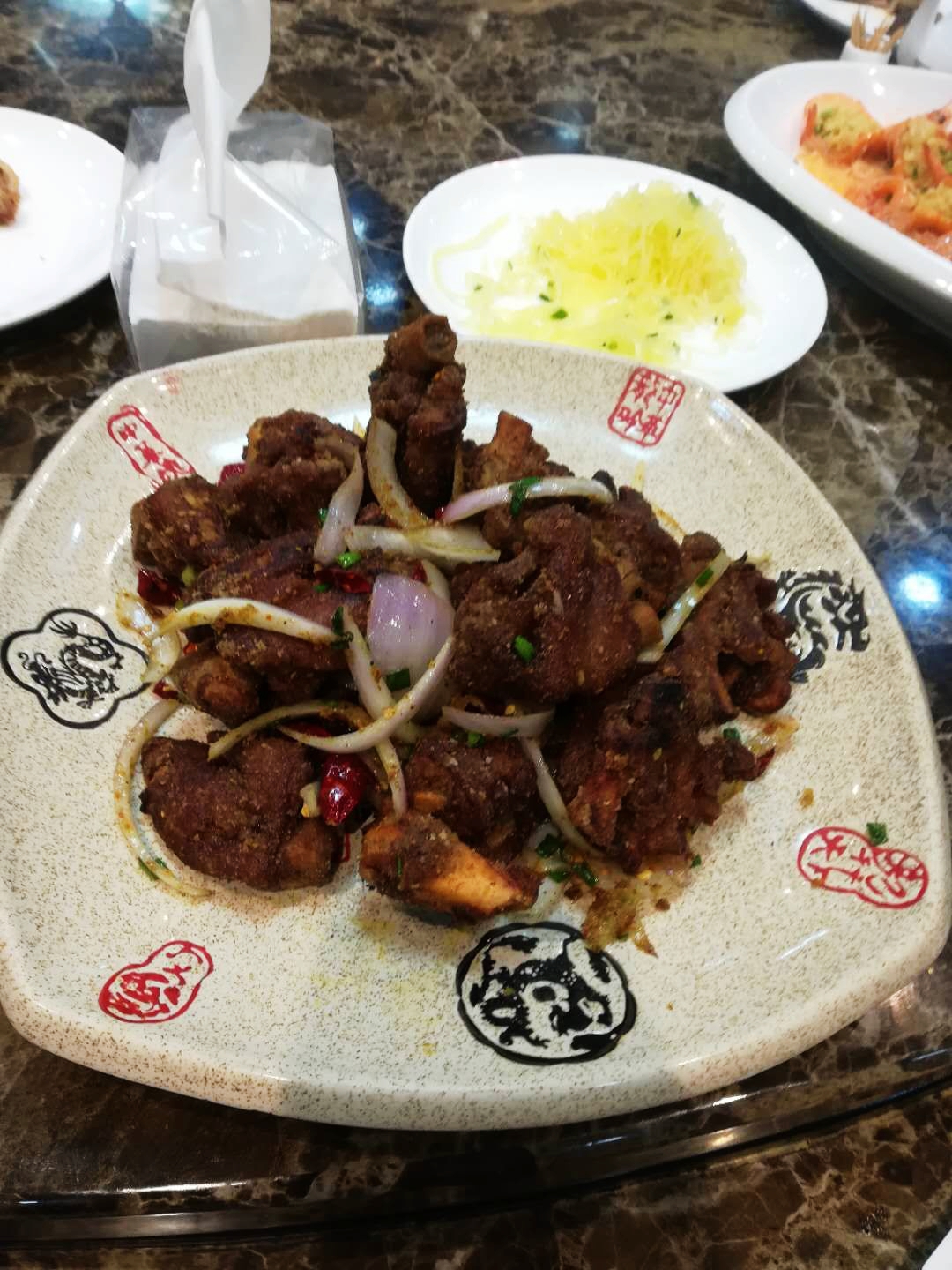 朋友生日请吃饭还得大家平摊买单,朋友生日请吃宴席