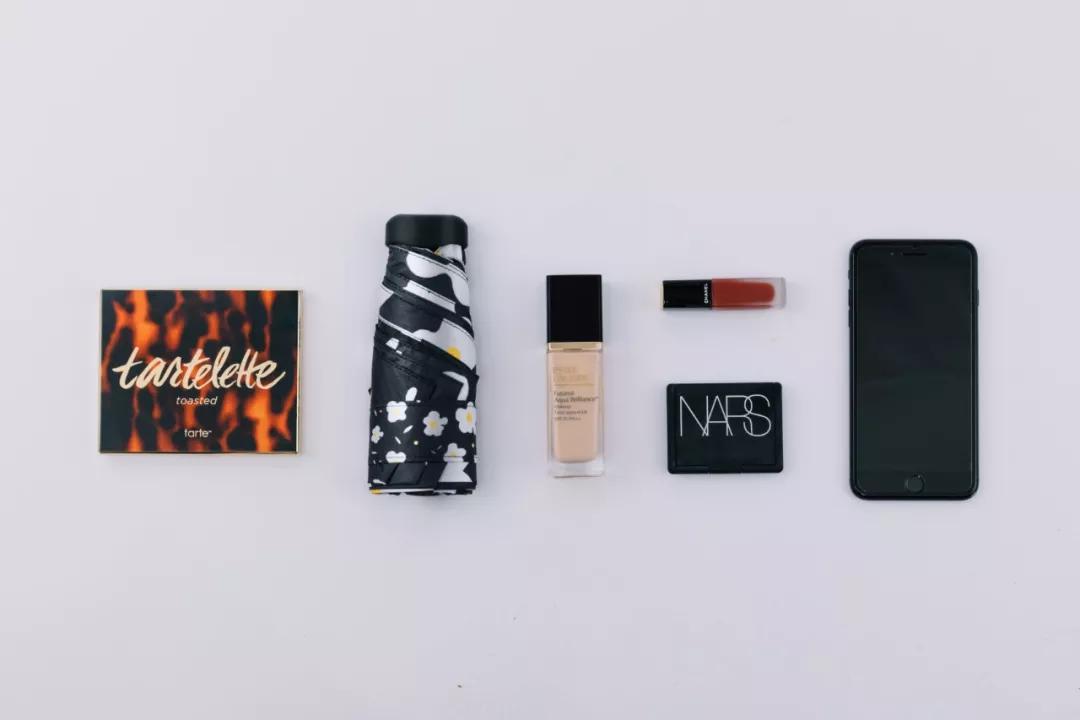 这款口袋伞真够“变态”的！顶着蕉下联名款大旗，做着便宜的勾当