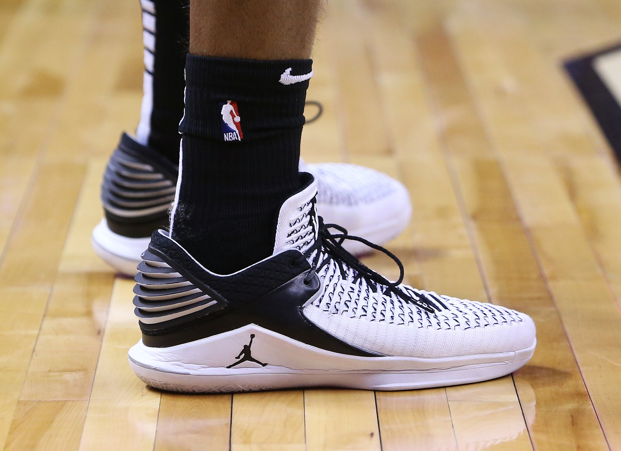 NBA今日球鞋精选：新配色UACurry5来了！库里穿它致敬老爹