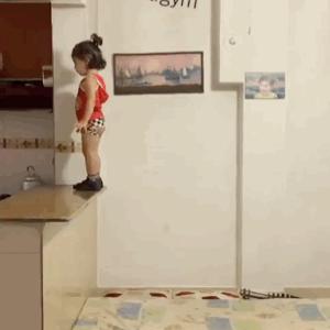 拥有6块腹肌的5岁孩子，人送外号“小泰山”！成年人都要跪了……