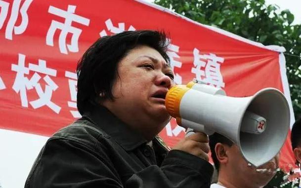 奶奶卖老冰棍,老奶奶卖雪糕帮助大山里的孩子