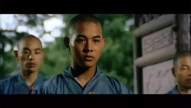 李连杰衰老像80岁老人,李连杰八十岁老态