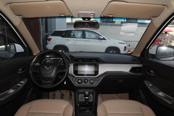 推荐五菱宏光1.5LS标准型，告别面包车