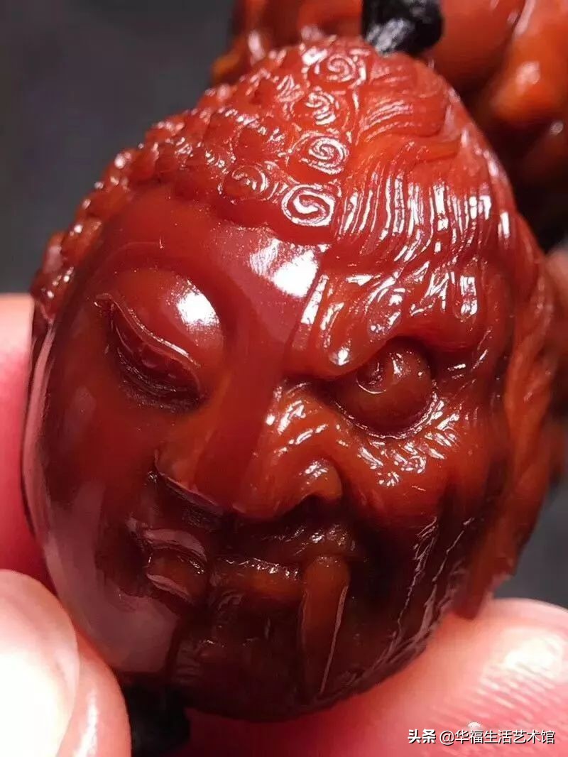 一串好的橄榄核雕如何选择颜色呢,想玩橄榄核雕你需要先了解这些