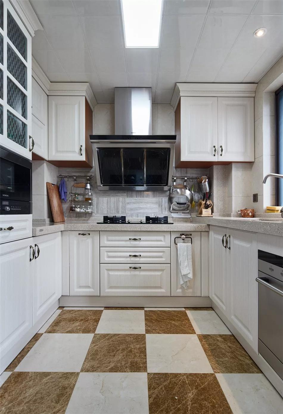 厨房橱柜如何配色显档次,北欧风厨房橱柜配色