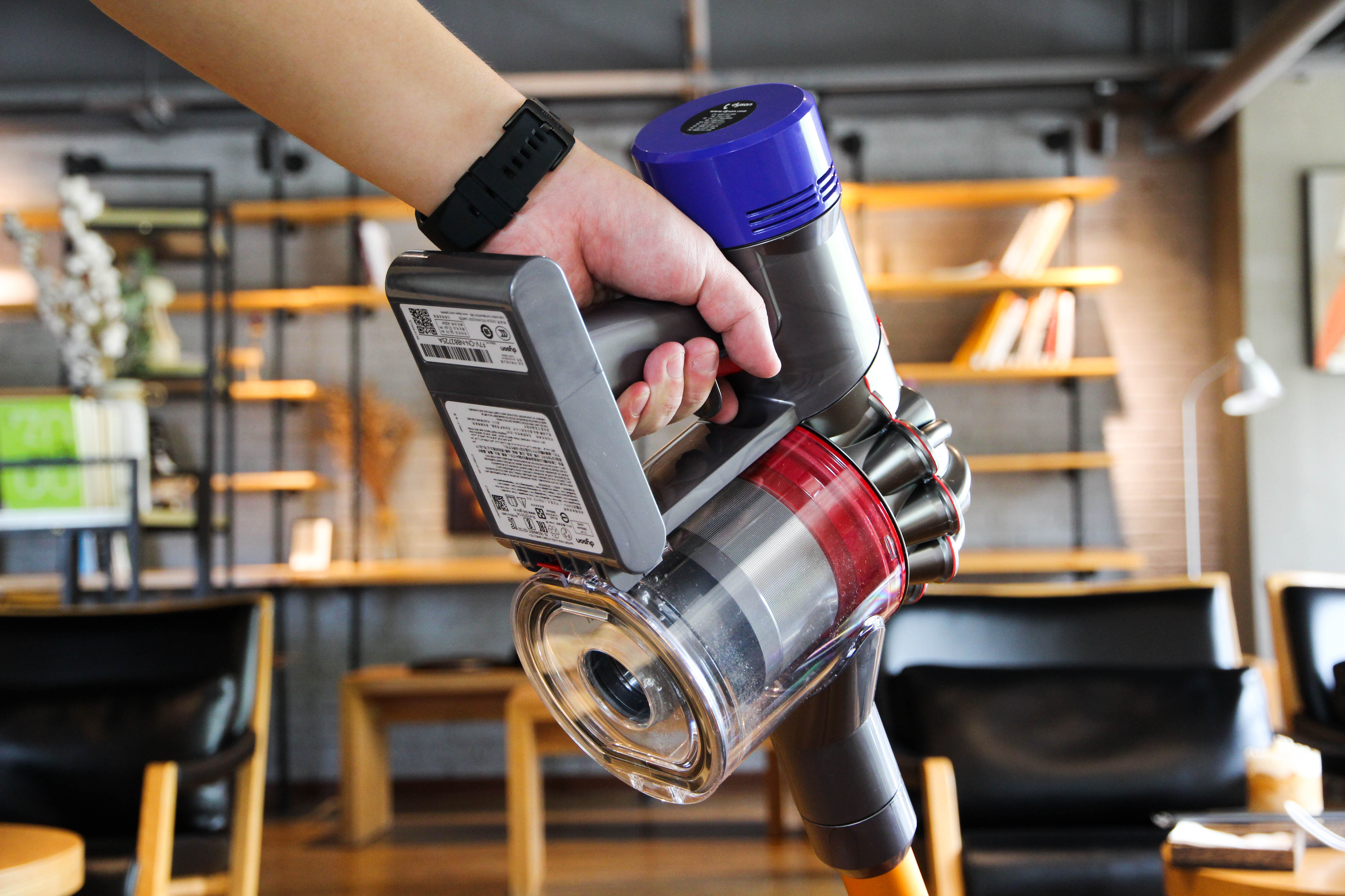 戴森吸尘器v8开箱全过程,戴森吸尘器v8fluffyorigin