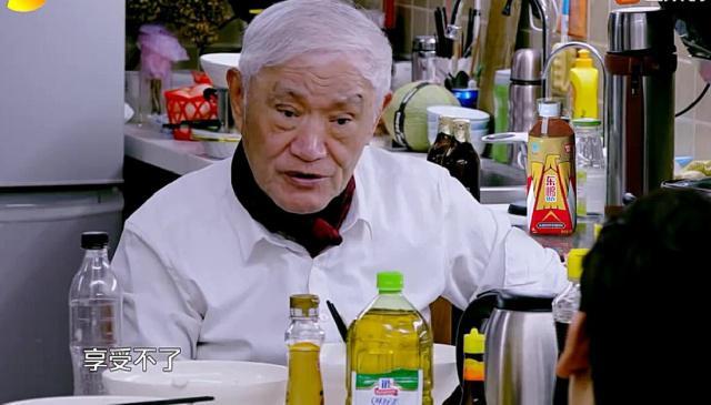 牛犇老师真的是宝藏大爷了!从影70年,人狠话不多,满满正能量!