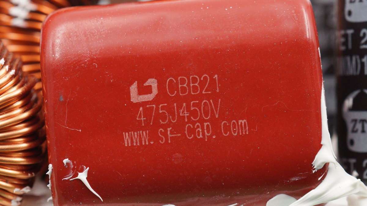 公牛便携式电源拆解,公牛1800w户外电源拆解