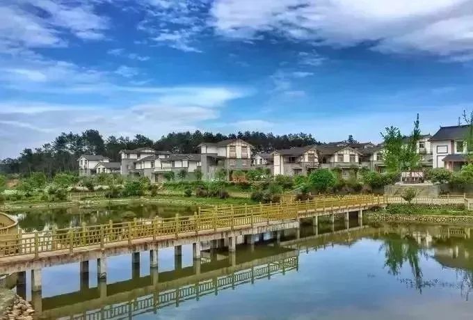 距离成都主城最近的郊区的距离,离成都只要30多分钟最宜居小城