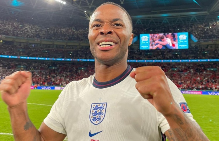 莱因克尔：误判只是足球比赛的一部分，英格兰不能总是“受害者”