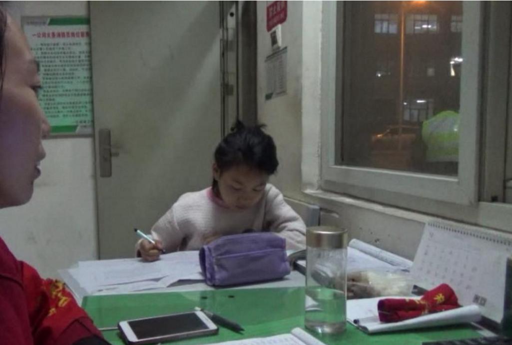 初中生总是熬夜写作业,小学生作业熬夜写好还是早起好