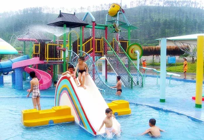 冬日温泉山清水秀,冬日温泉休闲惬意