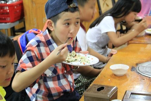 孩子不爱吃饭早餐吃什么好,一定要让孩子每天吃早餐