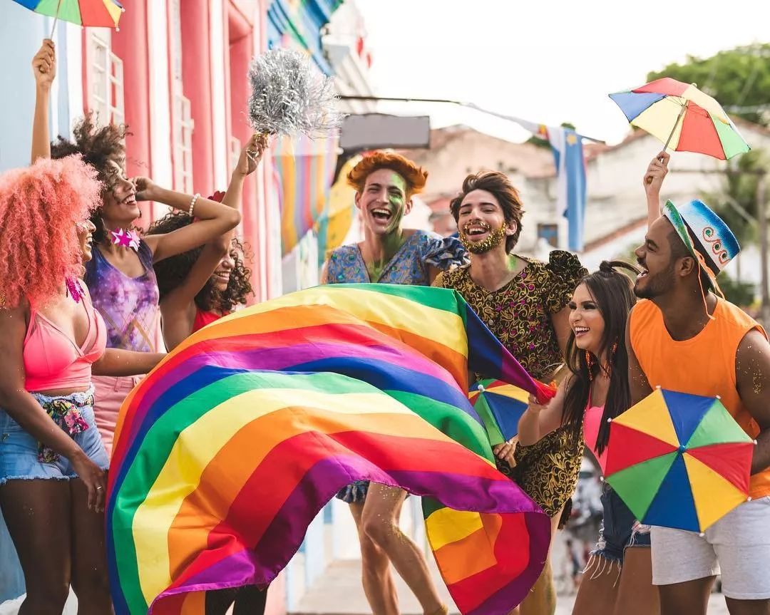 在孝道面前,中国同性恋者活得有多难?