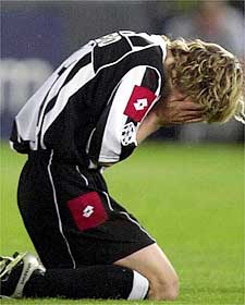 足球场那些泪洒球场的瞬间,足球场让人动容的瞬间