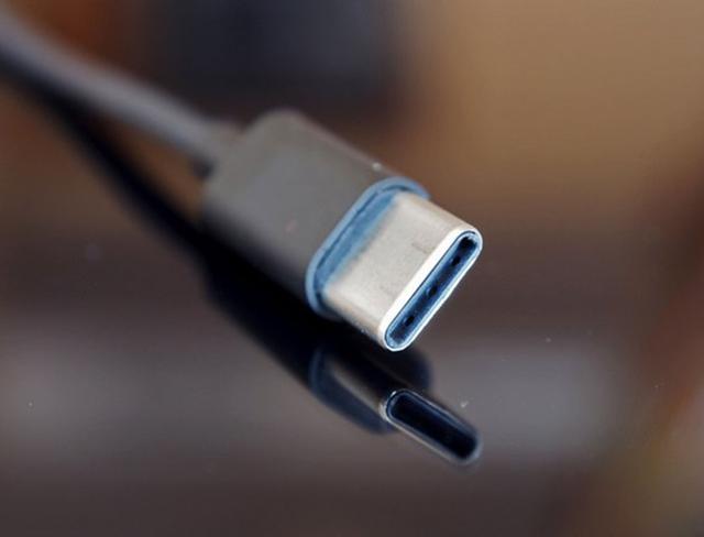 电脑可以给手机充电的接口是什么,智能手机充电器接口有什么用